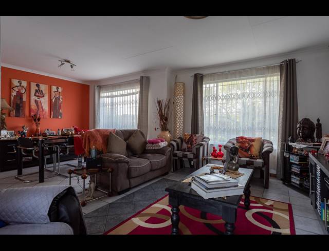 5 BEDROOM FREEHOLD SOLD IN ELANDSPARK